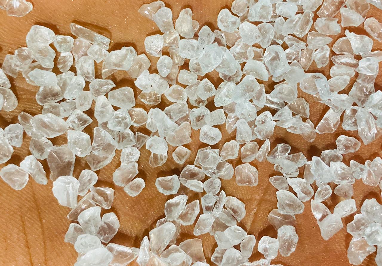 Recycle Clear crystal Glass stone Crushed Chips glass chips with supper shine grit wsh chips special for premium quality tiles and flooring