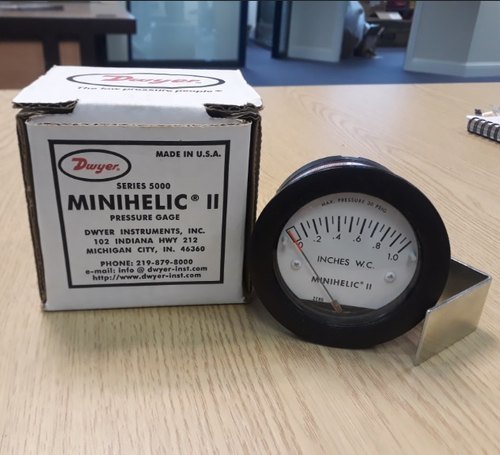 Series 2-5000 Minihelic II Differential Pressure gauge