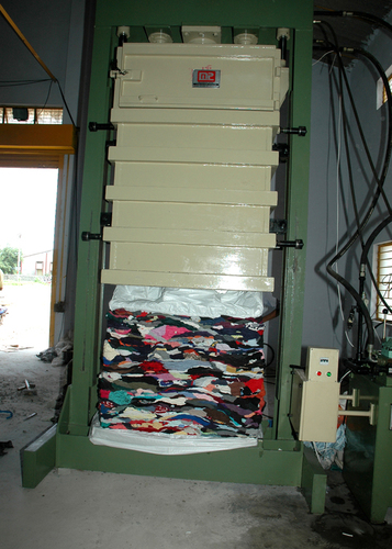 Hydraulic Baling Press For Cloth Waste Hydraulic Baling Press For Cloth Waste