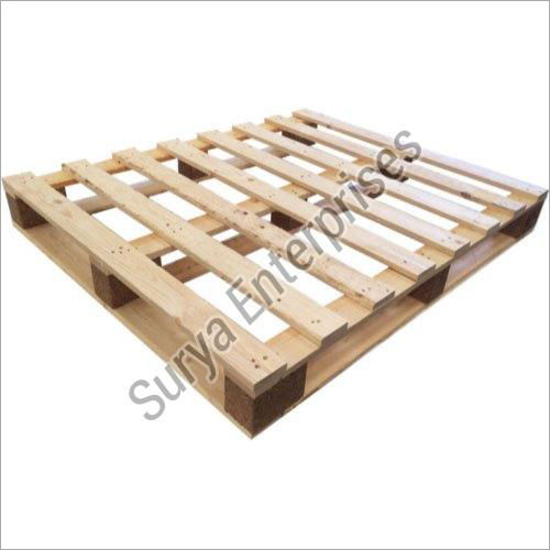 4 Way Pinewood Pallets Core Material: Wood