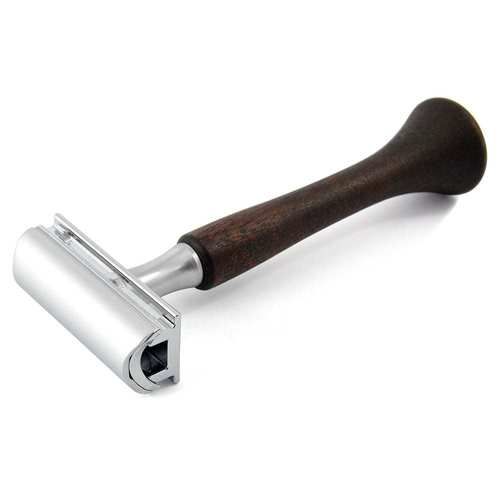 Safety razor with blades