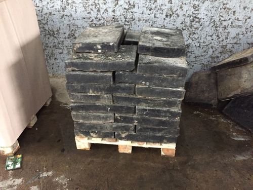 Acid Proof Bitumen Mastic - Bitumen and Quartz Material, Durable Black Acid Resistant Lining with Robust Design and Excellent Finish