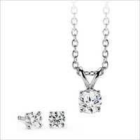 Silver Solitaire Pendant Set Gender: Women