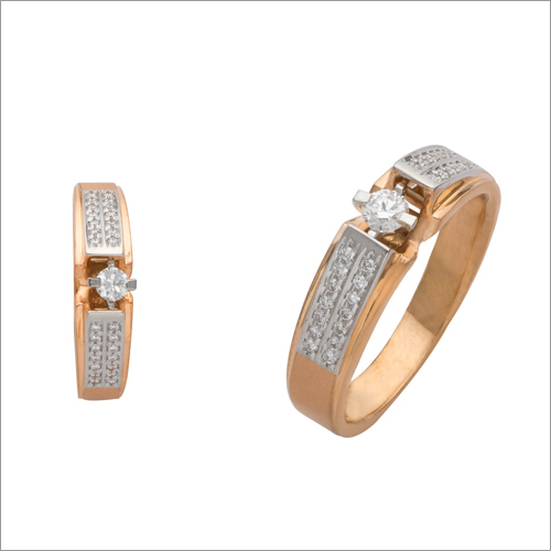 Ladies Gold Diamond Ring Diamond Clarity: Si1