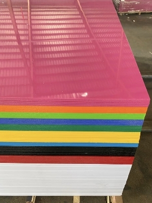 Clear And Colored Polystyrene Sheet - Hardness: Rigid