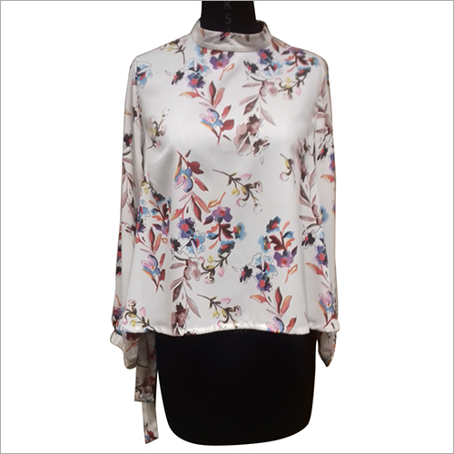 Ladies Floral Printed Top Size: Small