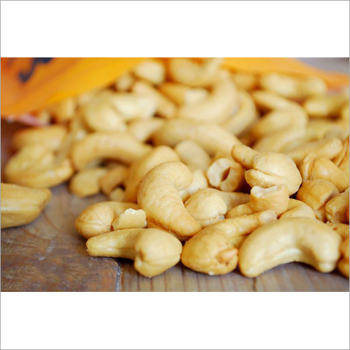 Dry Cashew Nuts By JANANI DINESH GENERAL TRADING & CO