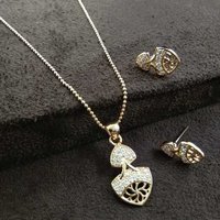 Stylish New Design AD Pendant Set