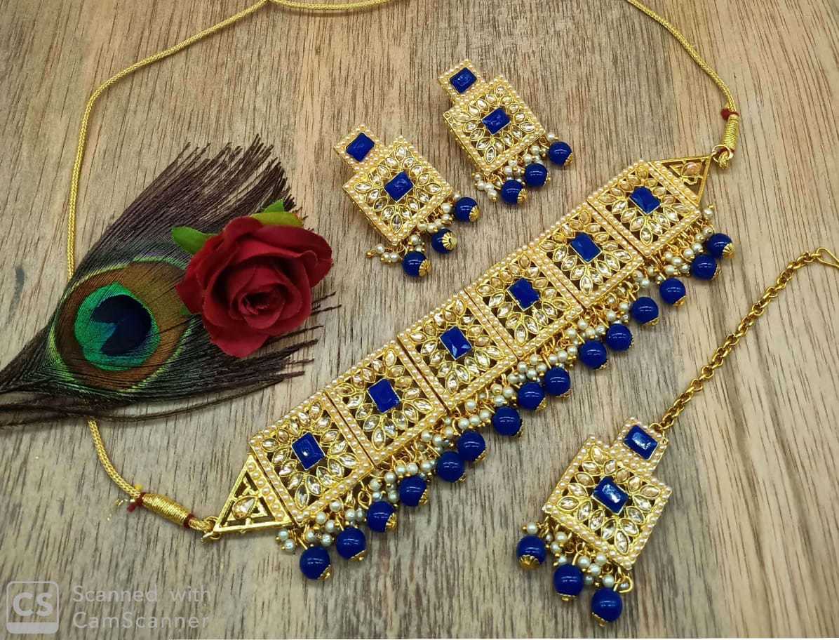 Kundan Choker Necklace with Earrings