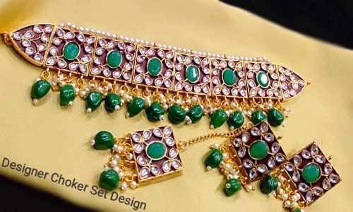 Kundan Chowker Necklace Set