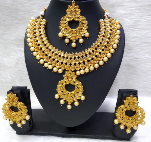Kundan and Tikli Choker Necklace Set