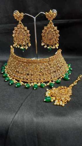 Metal Choker with Kundan Set