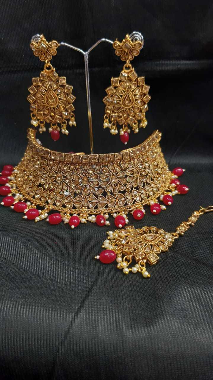 Metal Choker with Kundan Set