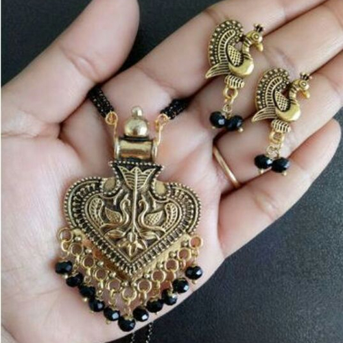 Designer Mangalsutra With Earrings