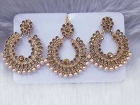 Round Earrings with Maang Tika