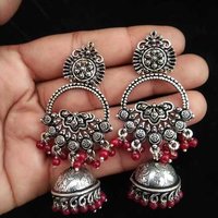 Earrings and Maang Tika