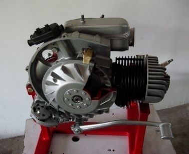 Cut Section Model Of Two Stroke Single Cylinder Engine school trainer