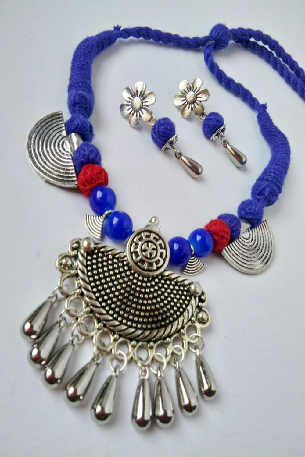 Traditional Threaded Necklace Set