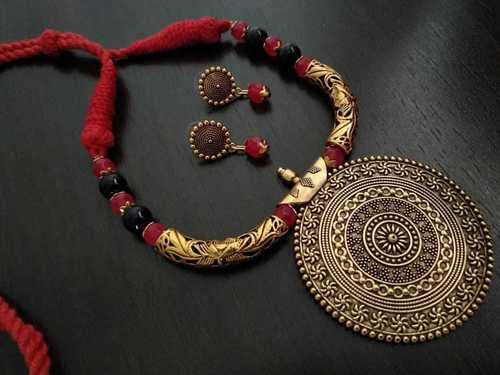 Fusion Threaded Necklace Set