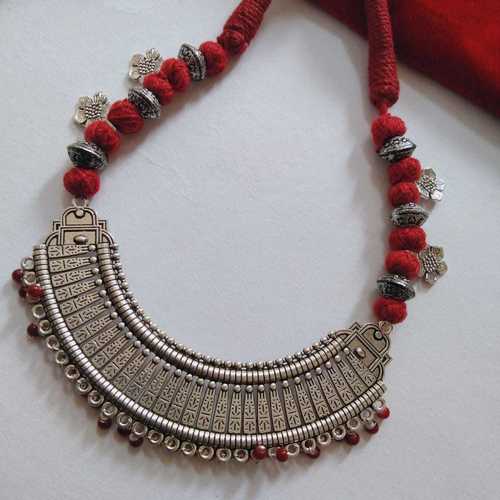Oxidized Pendant Threaded Necklace Set