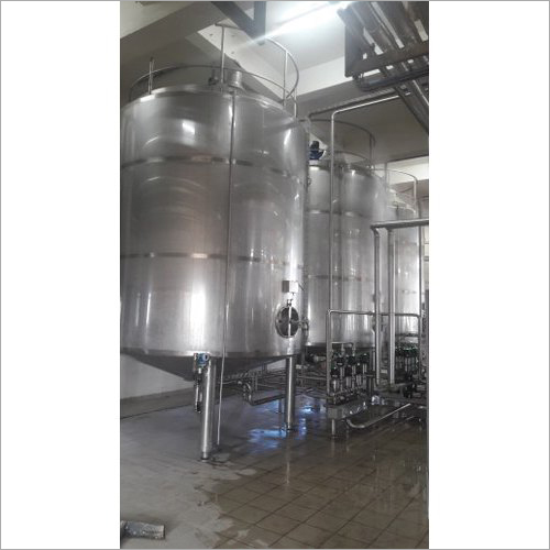 Small Vertical Milk Storage Tanks