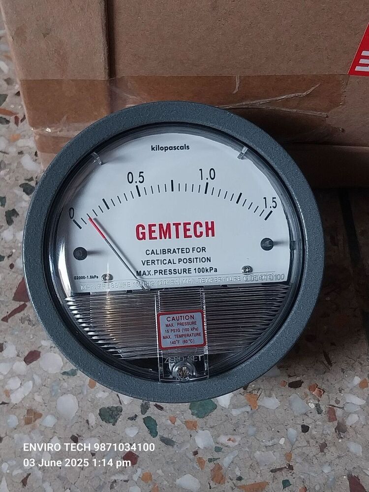 CDPG-40L-LED Aerosense Digital Differential Pressure Gauge - Measurement Range 0-10000 PA | LCD Display, Built-in Buzzer, Battery or 24V Power Option, IP65 Protection