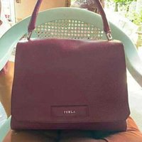 women hand side bags