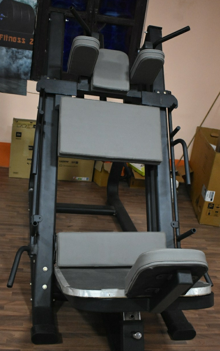 Leg Press With Hack Squat Machine
