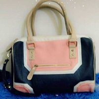 women hand side bags