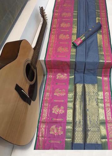 Soft kanchipuram silk weaving saree