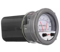 Dwyer A3000-0AV Photohelic Pressure Switch Gauge Range  0-.50 Inch w.c./500-2800 FPM