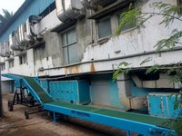 Sandwich Belt High Angle Conveyor - Stainless Steel | 90-degree Incline, 1-year Warranty, Industrial Usage, Flat Belt Design