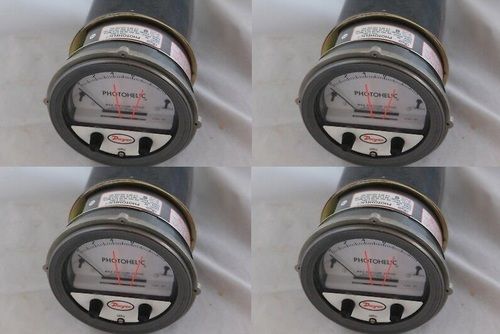 Dwyer A3000-30KPA Photohelic Pressure Switch Gauge Range 0-30 kPa.