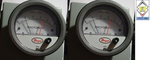 Dwyer A3000-5KPA Photohelic Pressure Switch Gauge Range 0-5 kPa.