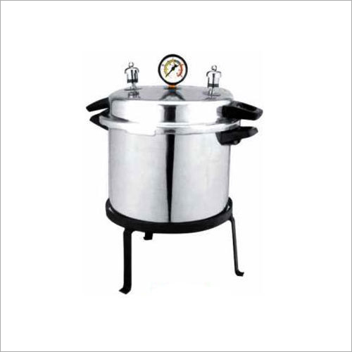SS Metal Autoclave - 5-10 Litre Chamber Volume 2 KW Power Consumption - Vertical Shape for Industrial Applications Durable Stainless Steel Design