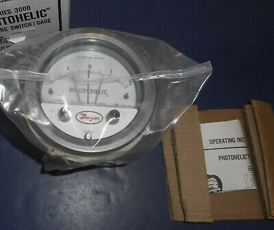 Dwyer A3030 Photohelic Pressure Switch Gauge Range 0-30 Inch w.c.