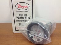 Dwyer A3060 Photohelic Pressure Switch Gauge Range 0-60 Inch w.c.