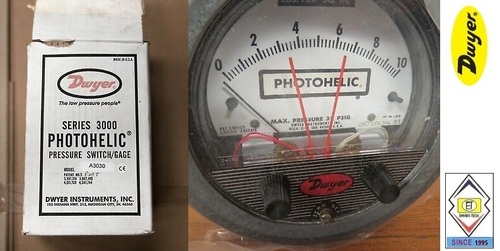 Dwyer A3204 Photohelic Pressure Switch Gauge Range 0-4 psi.
