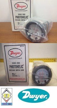 Dwyer A3300-20MM Photohelic Pressure Switch Gauge Range 10-0-10 mm w.c.