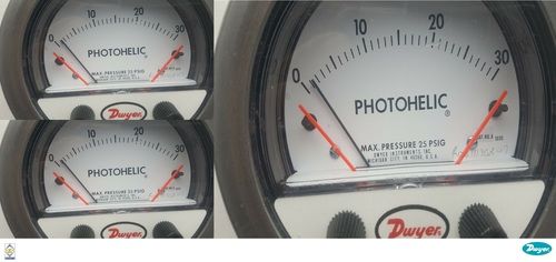 Dwyer A3300-30MM Photohelic Pressure Switch Gauge Range 15-0-15 mm w.c.