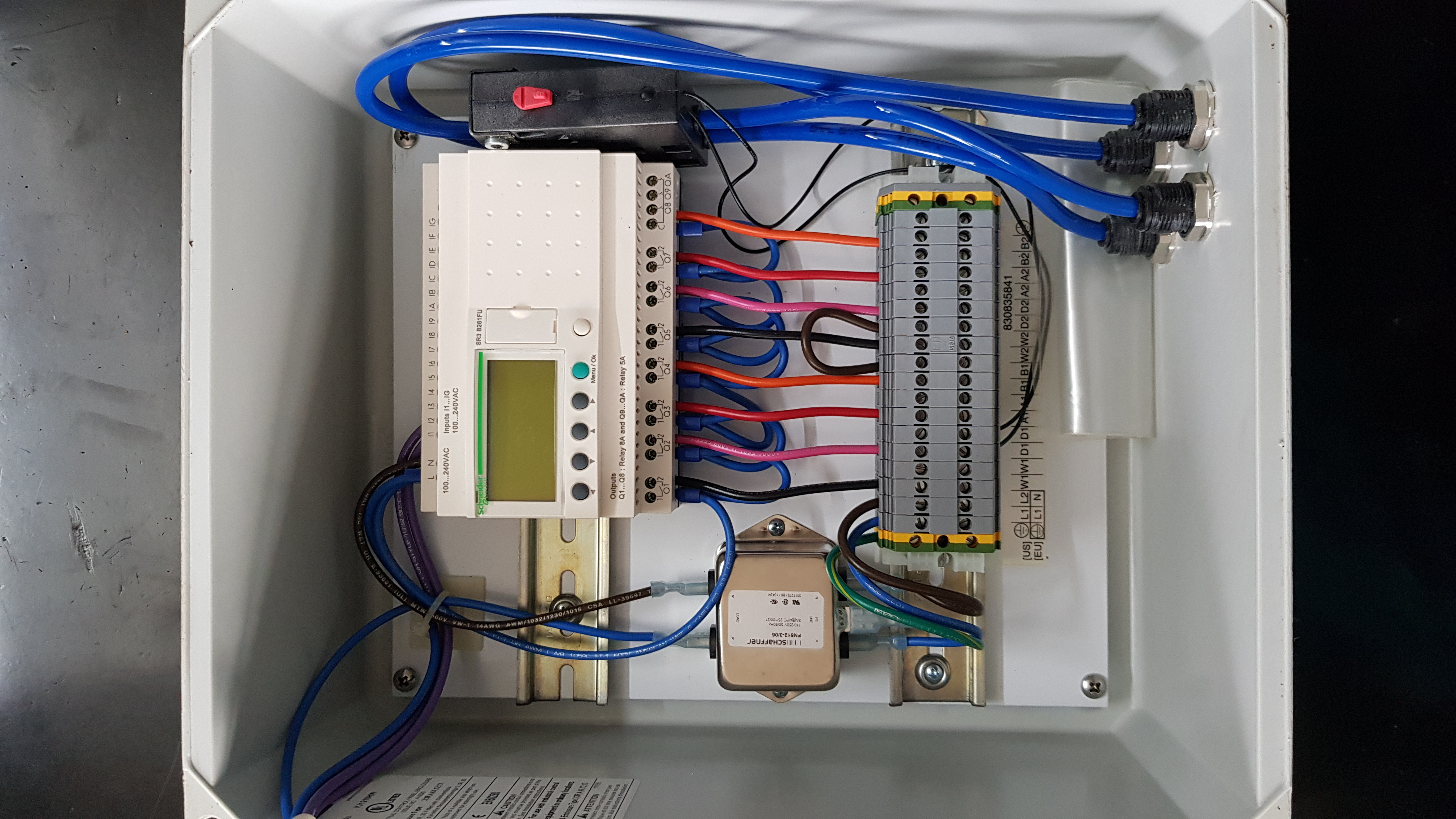 Schneider plc SR3 B261FU