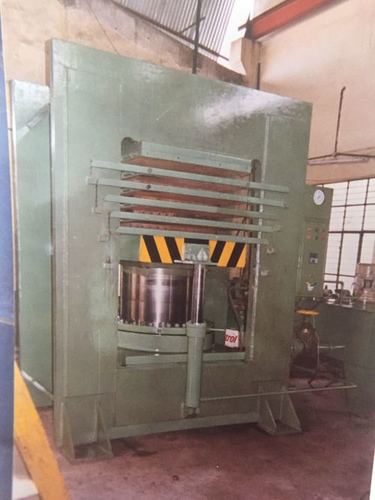 Sheet moulding hyd press