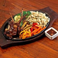 Sizzler Plate Oval 16 13  9 - Size: 9"