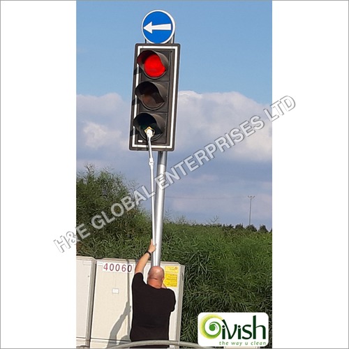 Traffic Signal Cleaner