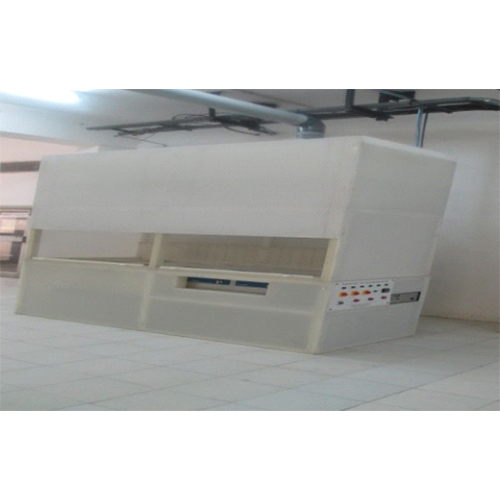 Hepa Filtered Laminar Flow Bench By OMICRON SCIENTIFIC EQUIPMENT CO.