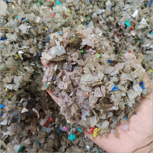 White Unwashed PET Bottle Flakes - Density 1.38 g/cmÂ³ | Off White Color, Ideal for Industrial Usage in Bottle Manufacturing