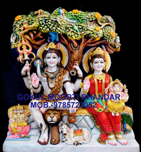 Polishing Marble Shiv Parvati God Statue