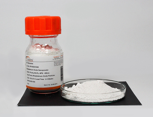 Light White Molybdenum Trioxide Nanopowder