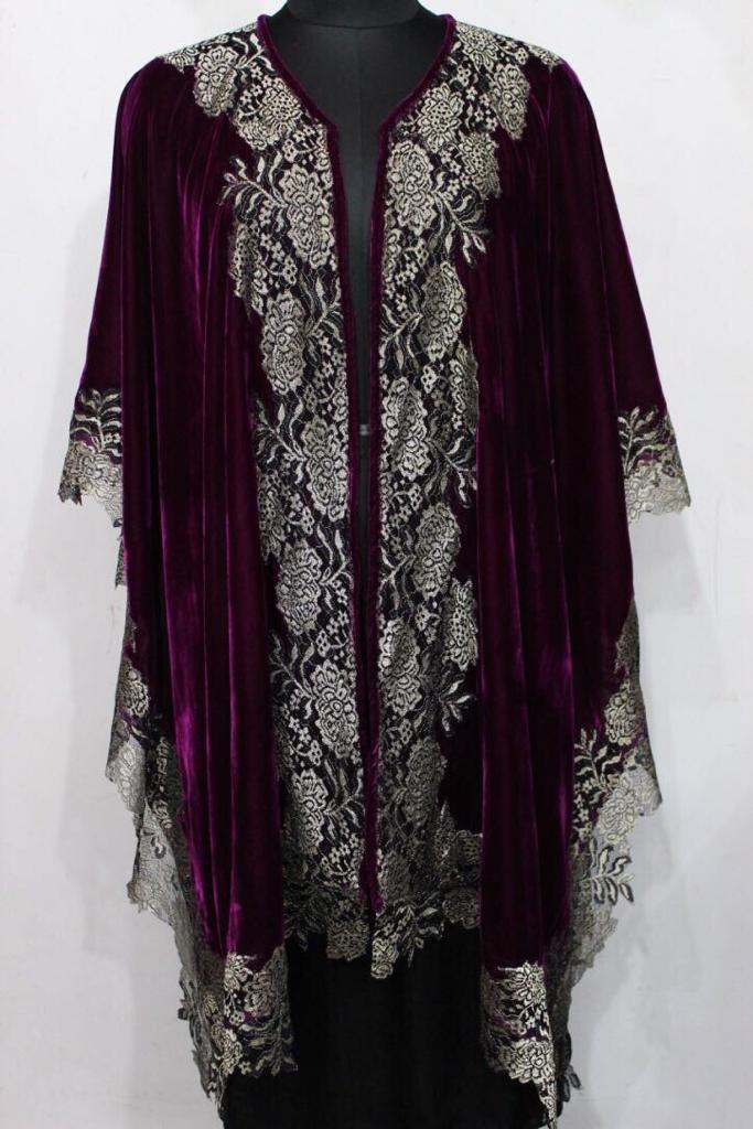 Valvate Lace Cape Shawls