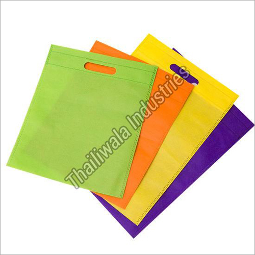 Non Woven D Cut Bags Bag Size: Different Size Available